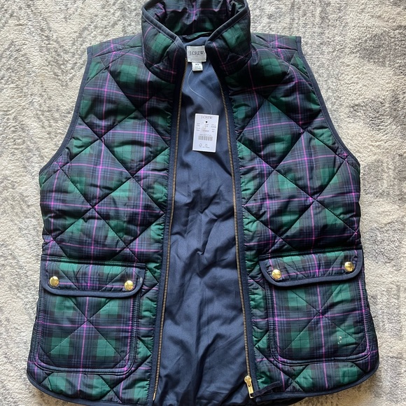J. Crew new with tags plaid vest. Size XS - Picture 2 of 5